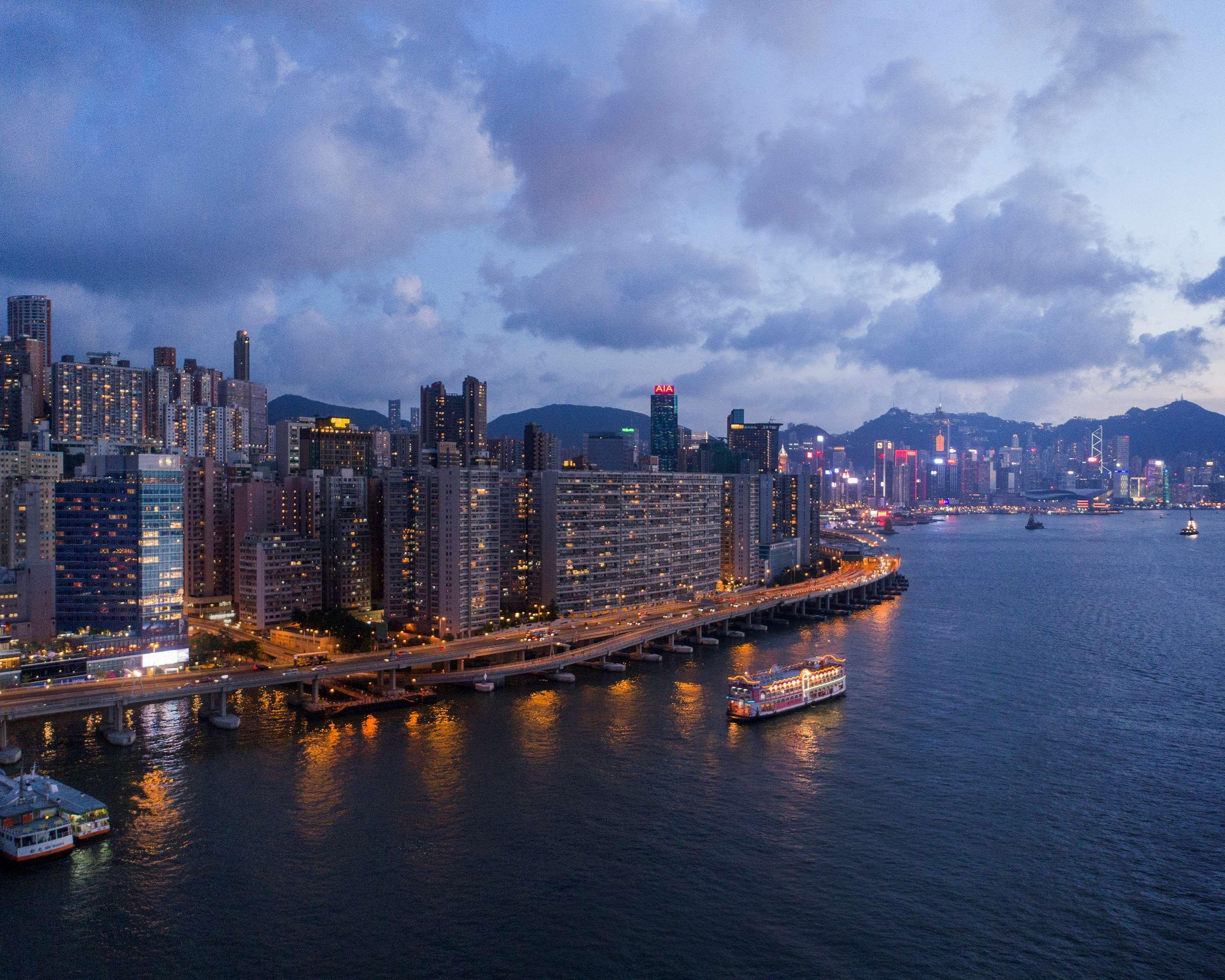 Hyatt Centric Victoria Harbour Otel Hong Kong Dış mekan fotoğraf