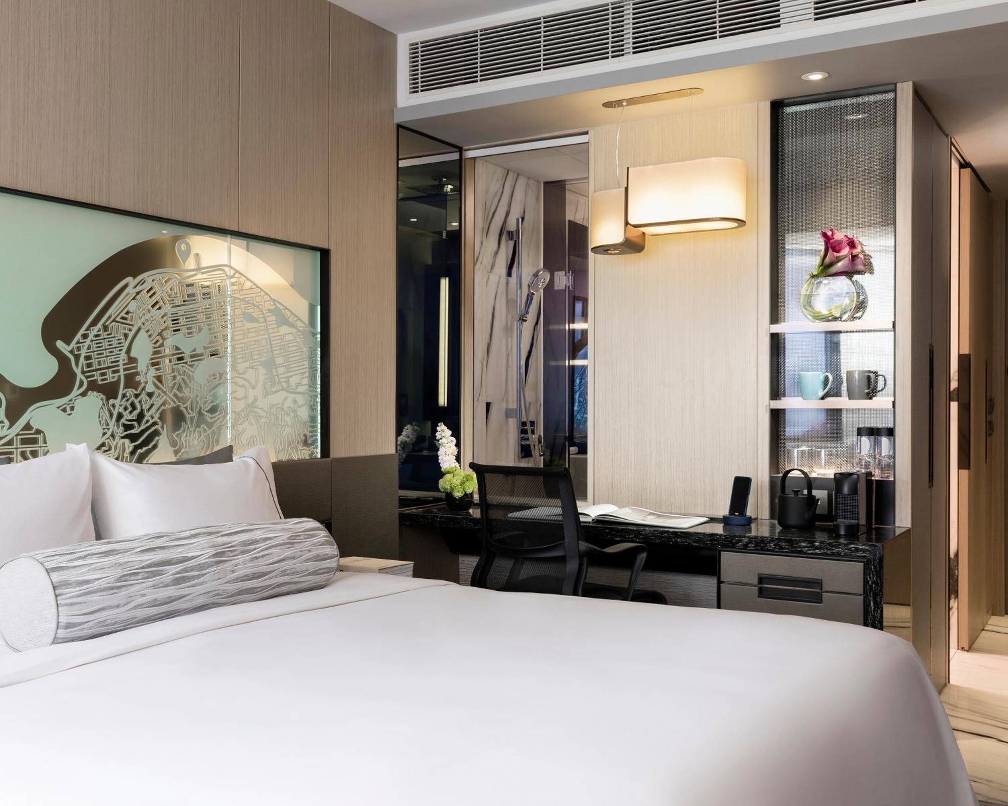 Hyatt Centric Victoria Harbour Otel Hong Kong Dış mekan fotoğraf